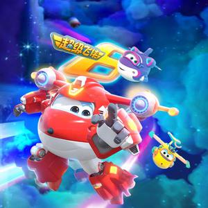 把鸡巴塞入小穴里操起来
