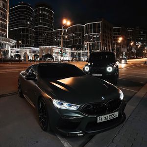 把鸡巴塞入小穴里操起来
